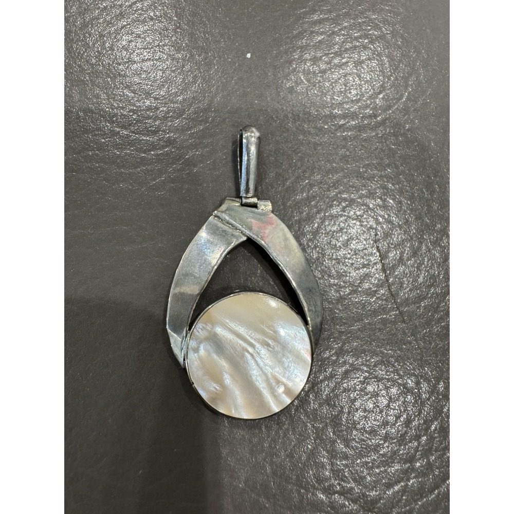 925 Sterling Silver Pendant Bold Mother Of Pearl